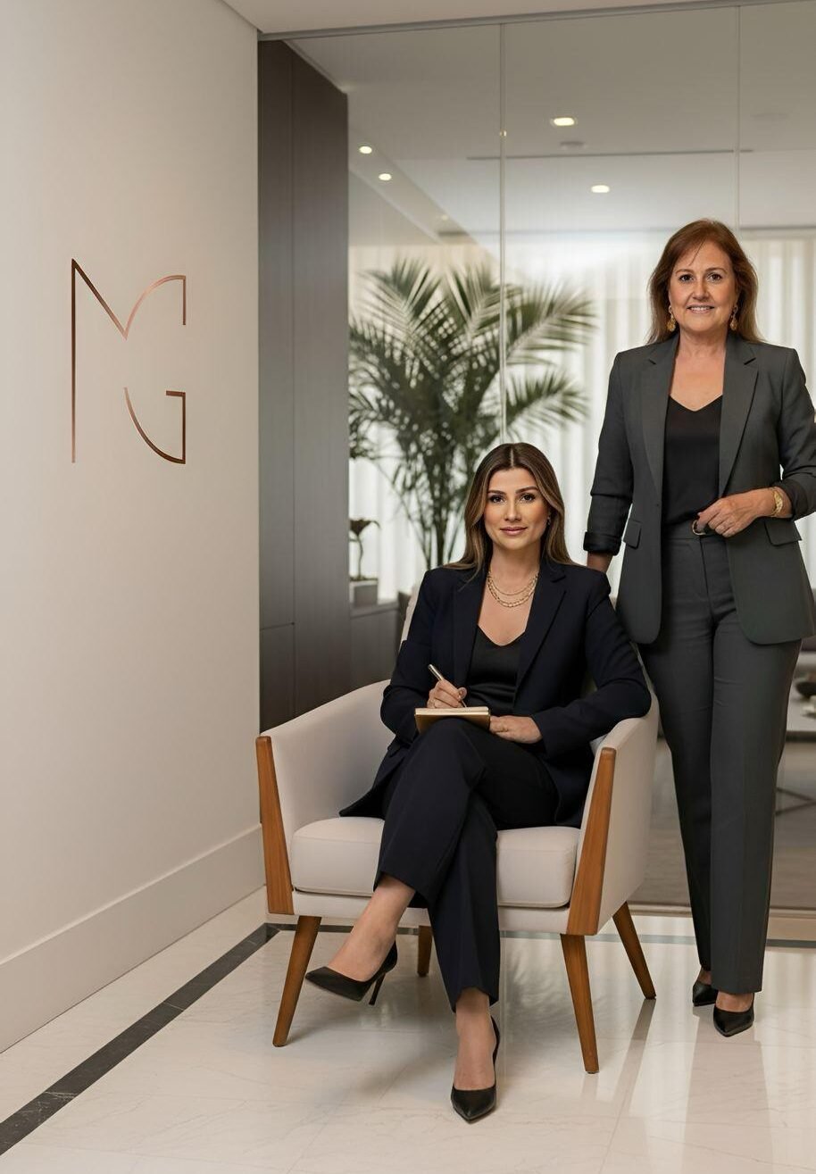 Dr.a Marianna Guimar aes e Dra. Fátima Hobeica